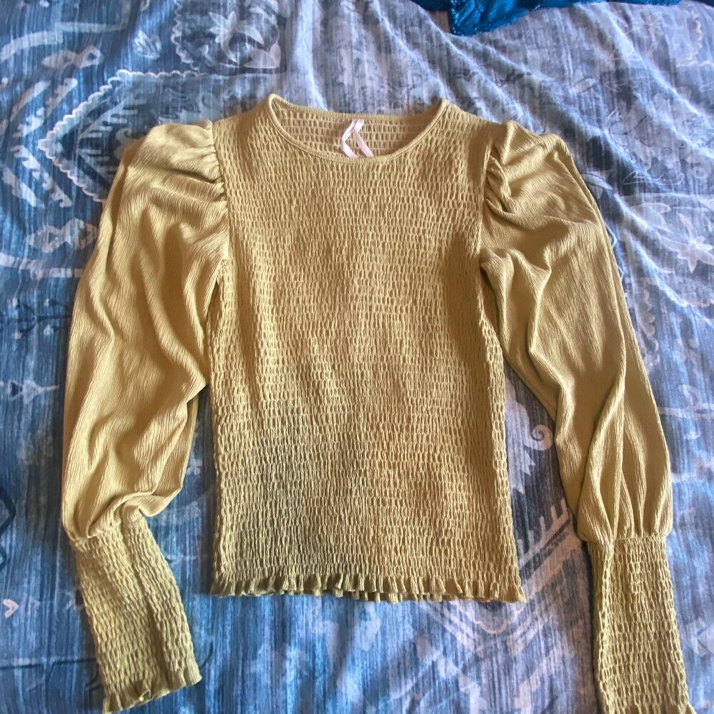 Anthropologie Green Shirt with Cinch at Sleeve and Torse